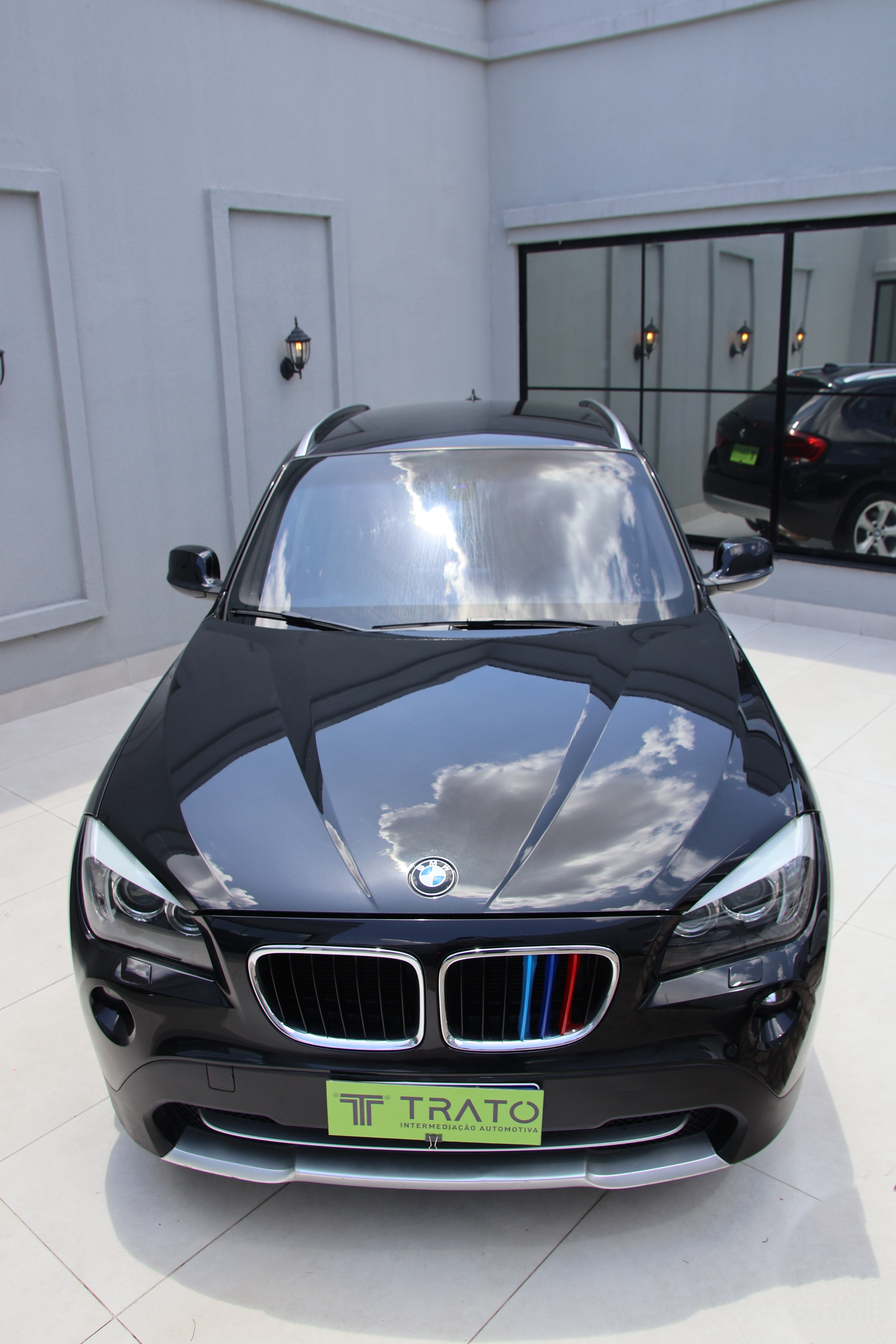 BMW em exposição no espaço da Trato